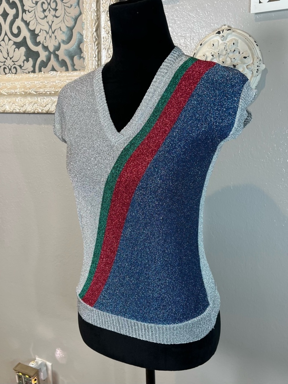 Vintage 1970’s 1980’s Metallic V-Neck Short Sleeve Top - Picture 4 of 10